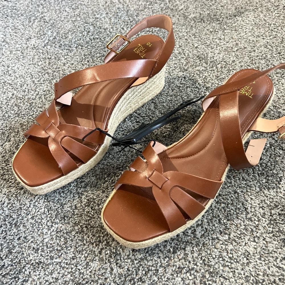 Time and Tru Brown Wedges